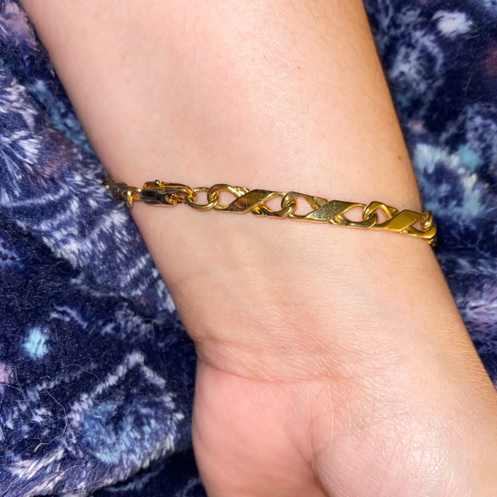 Cuban Gold Bracelet - Picture 2 of 3